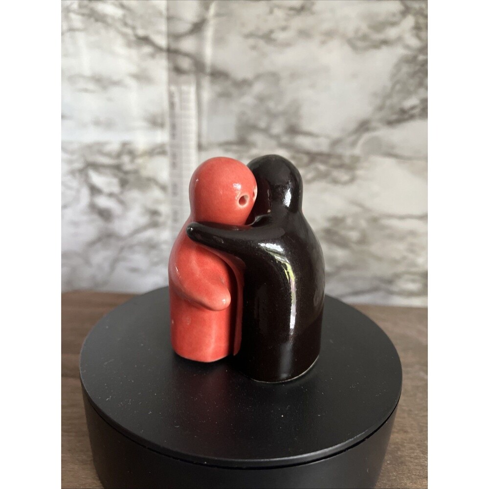 Hugging Ghosts Salt & Pepper Shakers Black & Red Halloween